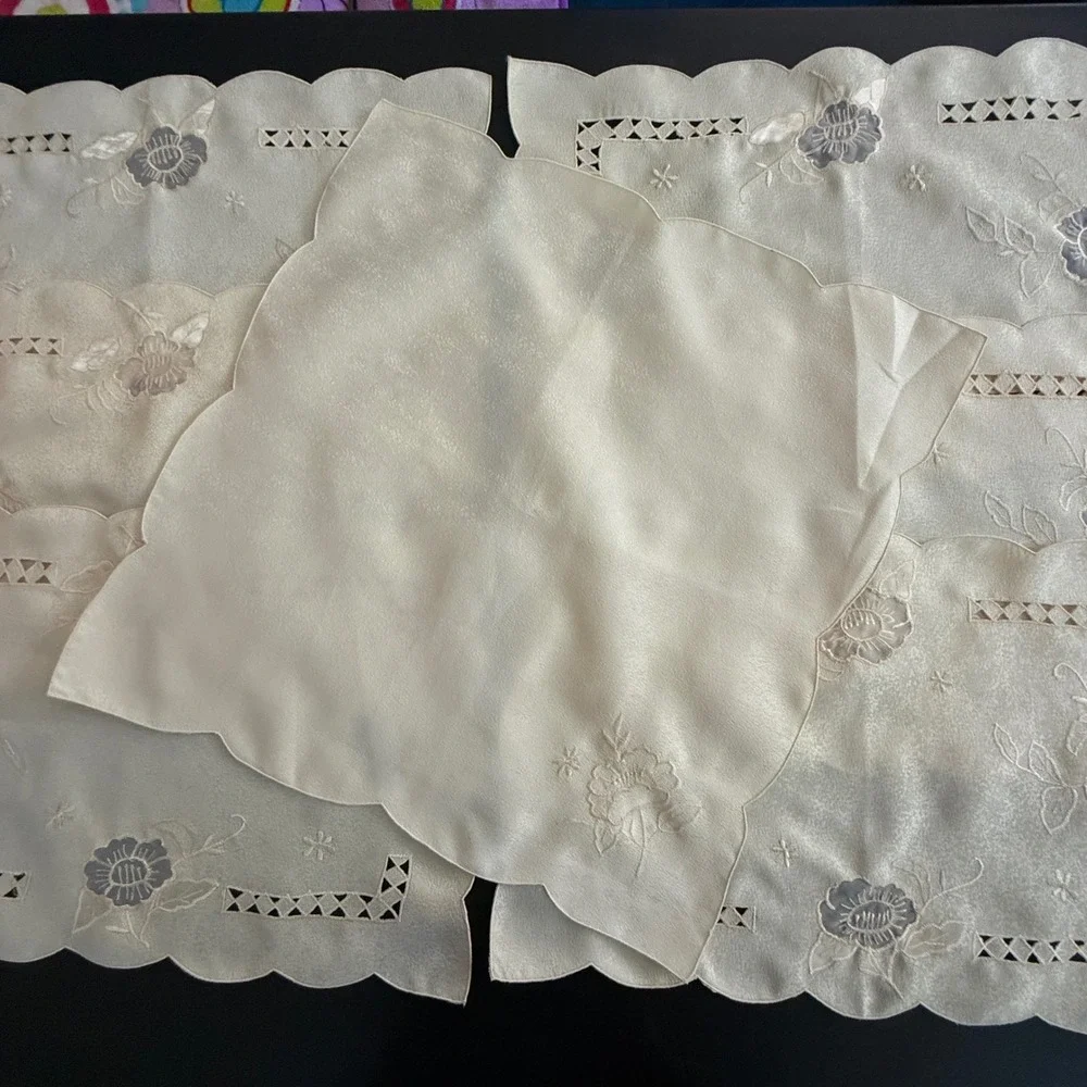 Vintage Cream Embroidered Floral Cutwork Scalloped Placemats Napkins Set of 8